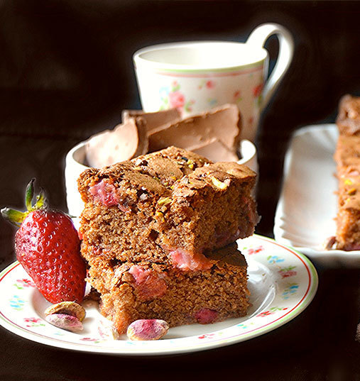 Brownies au Chocolat, pistache et fraise, parfumés au vinaigre balsamique de Modène IGP