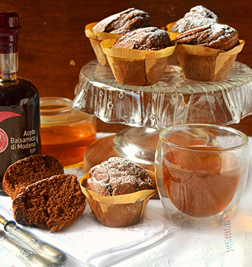 Petits gâteaux avec farine de châtaignes ricotta et Vinaigre  Balsamique de Modène IGP