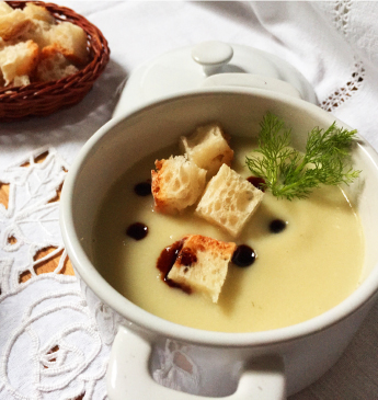 Crema de hinojos con Vinagre Balsámico de Módena IGP y picatostes