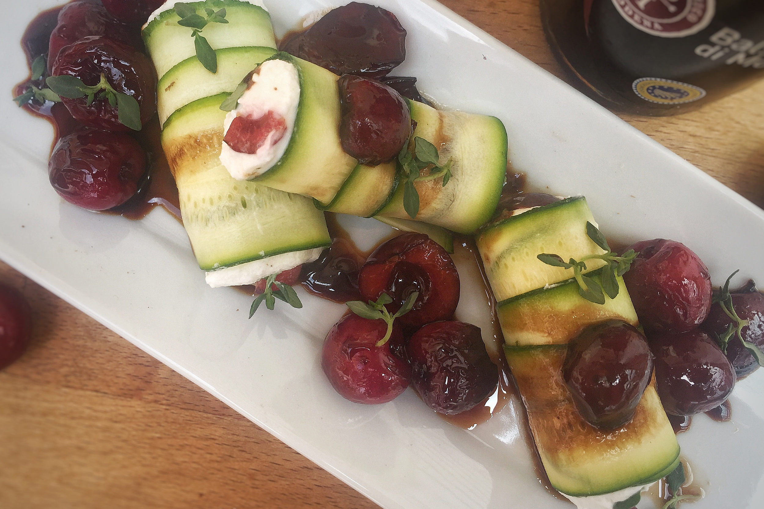 Involtini di zucchine con ciliegie e Aceto Balsamico di Modena IGP