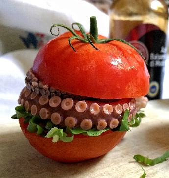 Sandwich tomate au poulpe avec sauce végétale et Vinaigre Balsamique de Modène IGP