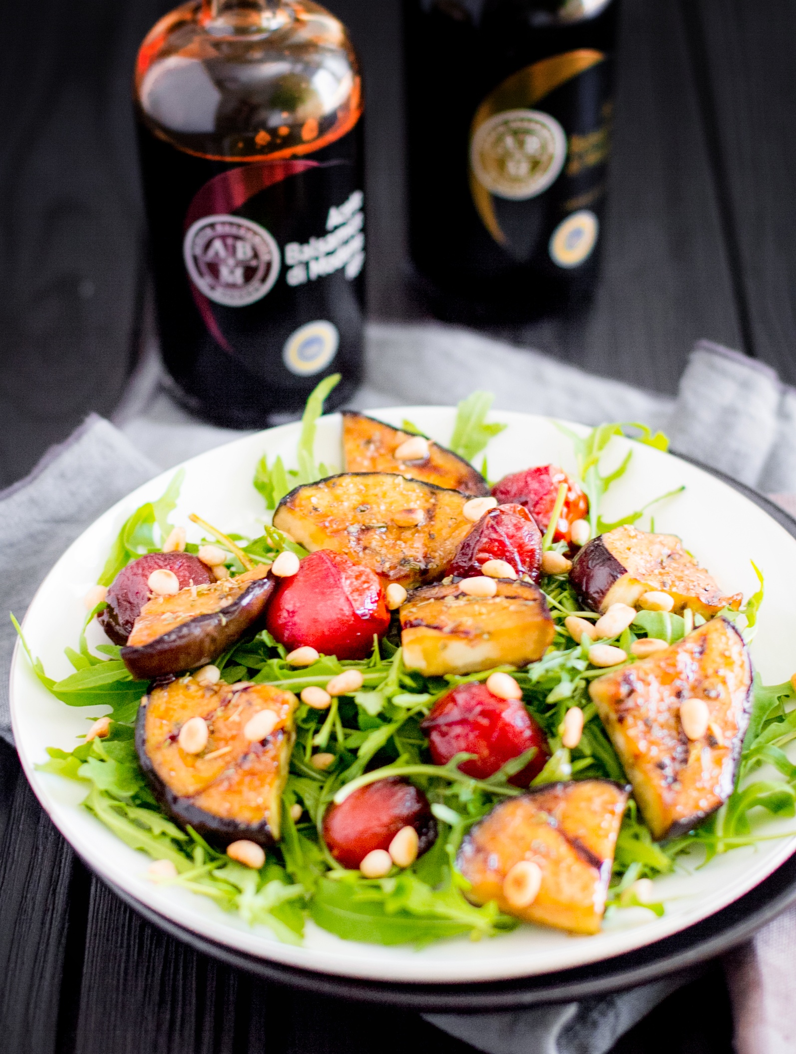 Rucola-Salat mit Aceto Balsamico di Modena g.g.A.-Tomaten