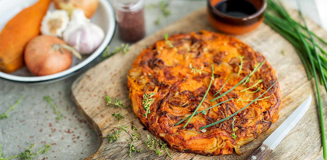 Süßkartoffel, Zwiebel und Emmentaler Tortilla mit Balsamessig aus Modena (Aceto Balsamico di Modena g.g.A.)