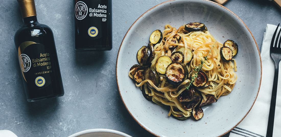 Pasta und Ofen-Zucchini mit Aceto Balsamico di Modena g.g.A.