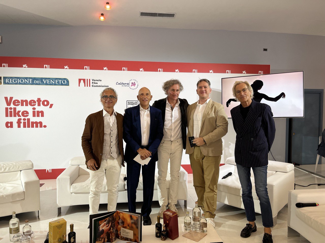 “L’OPERA DEL TEMPO” E “MODENA BALSAMIC GENIUS”, I DUE SHORT FILM PRESENTATI DAI CONSORZI DI TUTELA IN ANTEPRIMA DURANTE LO SVOLGIMENTO DELLA MOSTRA DEL CINEMA DI VENEZIA “L’OPERA DEL TEMPO” E “MODENA BALSAMIC GENIUS”, I DUE SHORT FILM PRESENTATI DAI CONSORZI DI TUTELA IN ANTEPRIMA DURANTE LO SVOLGIMENTO DELLA MOSTRA DEL CINEMA DI VENEZIA