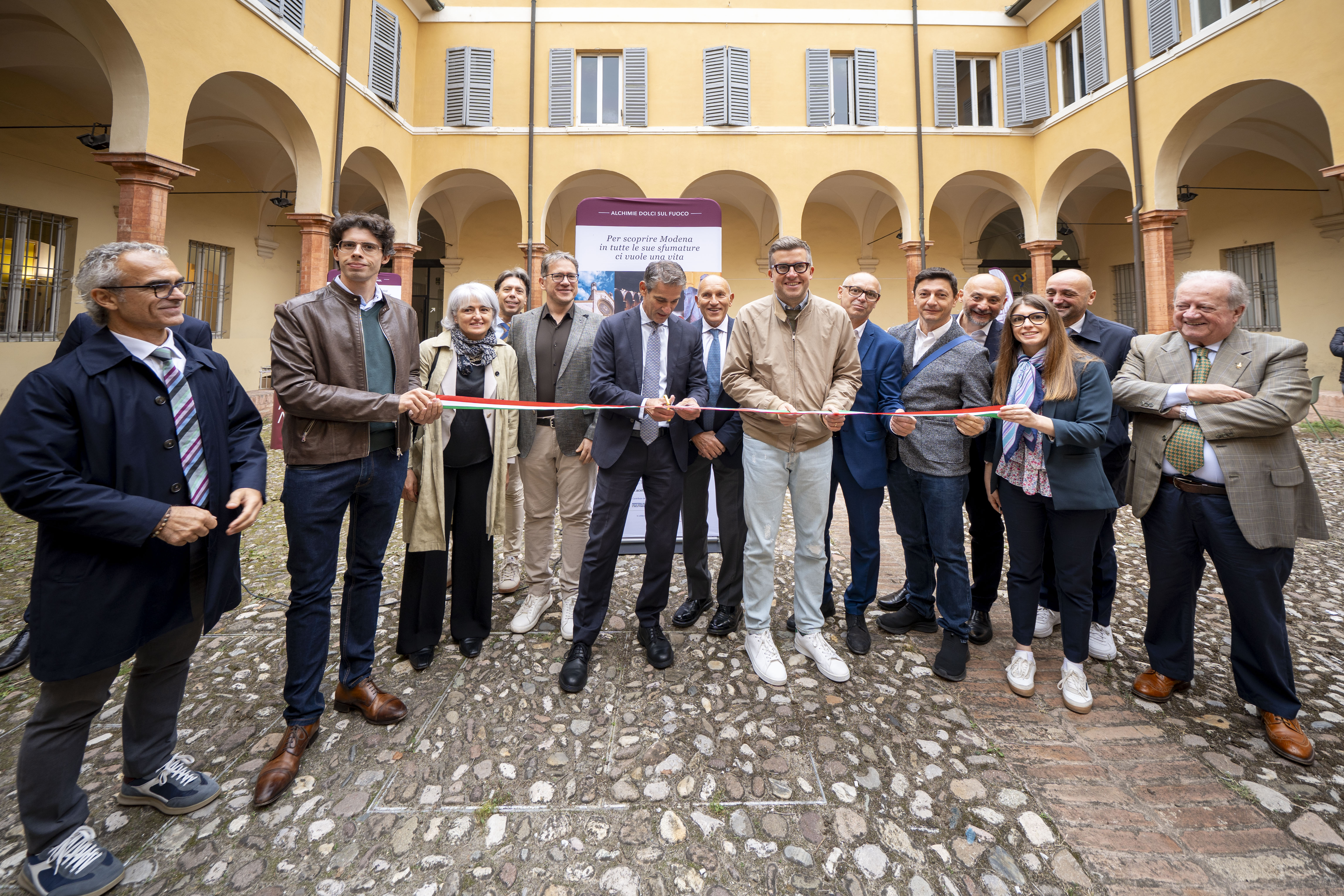 ACETAIE APERTE: ISTITUZIONI E PRODUTTORI INSIEME PER L’ INAUGURAZIONE DELLA SETTIMANA BALSAMICA E PER IL FUTURO DEL SETTORE