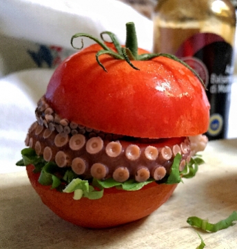 Tomato sandwich with octopus and vegetable sauce with Balsamic Vinegar of
