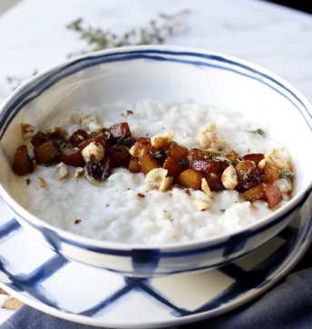 Risotto au gorgonzola, noisettes grillées et poires caramélisées au Vinaigre Balsamique de Modène IGP