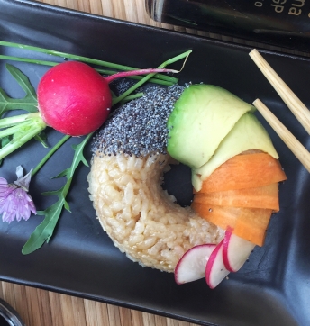 Sushi donuts vegetariano con Aceto Balsamico di Modena IGP