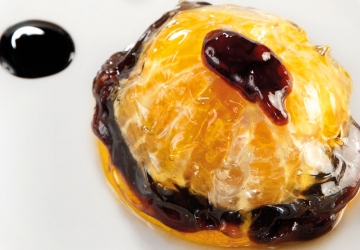 Áspic de naranjas con corazón al Oporto y espuma al Vinagre Balsámico de Módena (Aceto Balsamico di Modena IGP)