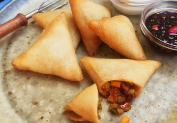 Samosa vegetariani all’Aceto Balsamico di Modena IGP