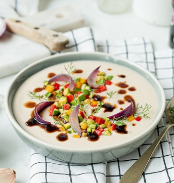 Weiße Bohnensuppe mit Fenchel und Sommergemüse