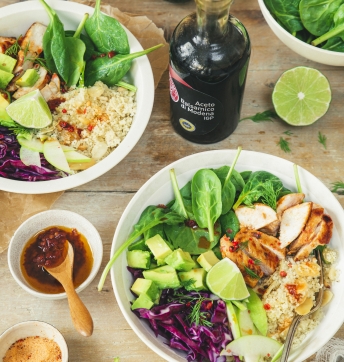 Buddha bowl au poulet mariné et Vinaigre Balsamique de Modène IGP