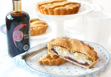 Crostatine alla ricotta con confettura di amarene e Aceto Balsamico di Modena IGP