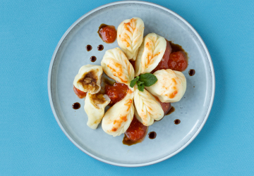 Culurgiones di pecorino misto, limone e Aceto Balsamico di Modena IGP