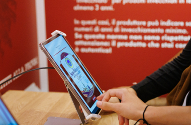 Imparare a riconoscere l’autentico Aceto Balsamico di Modena IGP diventa un gioco.