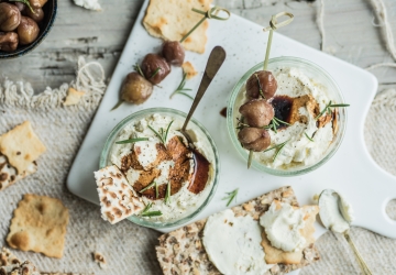 Bicchierino con mousse di mascarpone, spiedino di castagne arrostite e Aceto Balsamico di Modena IGP