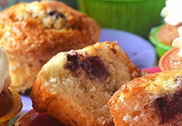 Blaubeer-Muffins mit Balsamessig aus Modena (Aceto Balsamico di Modena g.g.A.)