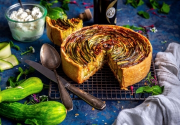 Tarte à la courgette, chèvre frais et menthe au Vinaigre Balsamique de Modène IGP