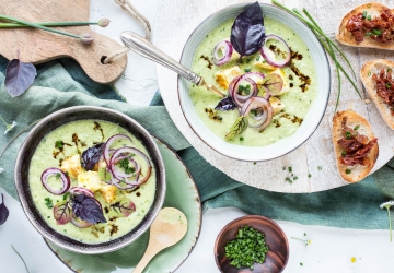 Gazpacho of green vegetables and marinated tofu