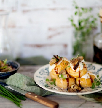 Beignets salés, mozzarella fior di latte, champignons et Vinaigre Balsamique de Modène IGP