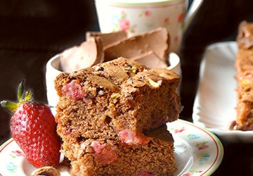 Brownies au Chocolat, pistache et fraise, parfumés au vinaigre balsamique de Modène IGP