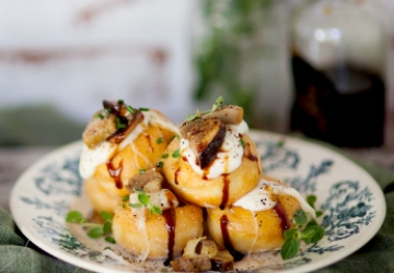 Bambas saladas con queso mozzarella, setas boletos y Vinagre Balsámico de Módena IGP