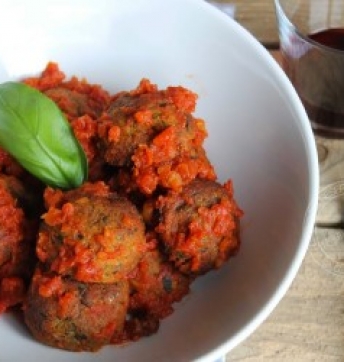 Albóndigas de calabacín con corazón de mozzarella, sin frituras