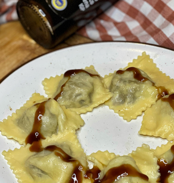 Ravioli di porcini con riduzione di Aceto Balsamico di Modena IGP