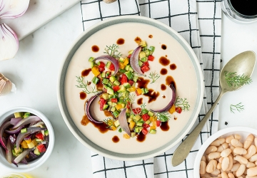 Velouté of white kidney beans, summer vegetables and wild fennel