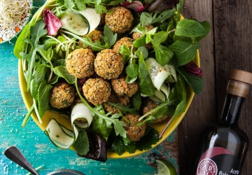 Falafels et sauce tahini au yaourt et Vinaigre Balsamique de Modène IGP