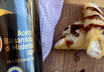 Cannoli salati con mousse di ricotta e riduzione all’Aceto Balsamico di Modena IGP