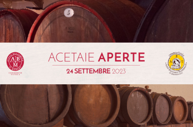 È L’ORA DI ACETAIE APERTE: DEGUSTAZIONI, VISITE GUIDATE E SEGRETI DA SCOPRIRE SULL’ACETO BALSAMICO DI MODENA