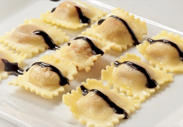 Tríptico de wonton al Aceto Balsamico di Modena IGP (Vinagre Balsámico de Módena)